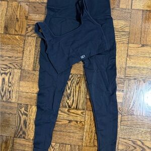 SET Active Black Leggings and Top Set